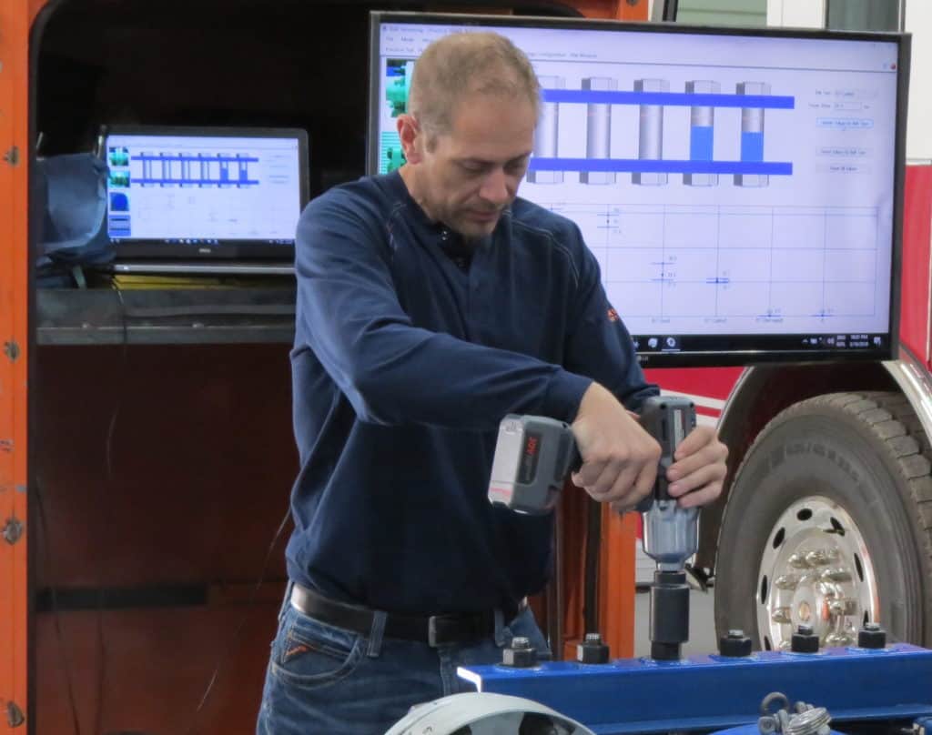 Hex master trainer Andy Smith demonstrates why impact drills are poor flange assembly tools. 
