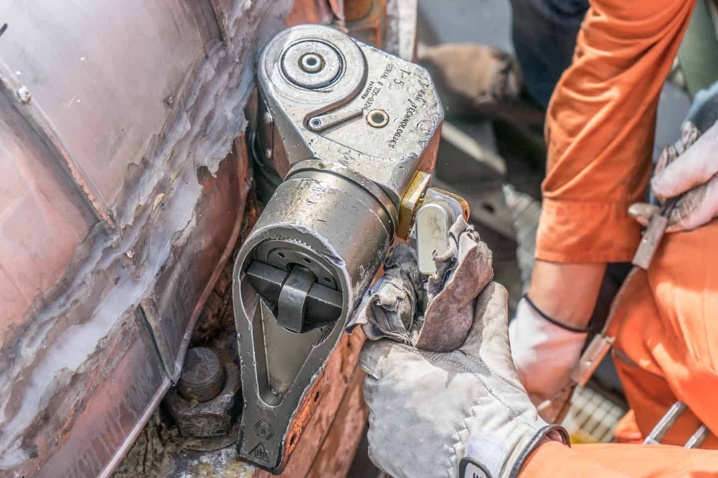 Hydraulic Torque Wrench Use in Industrial Bolting
